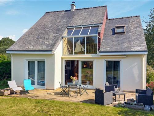 Holiday home - 8 persons -  - Allée des primevères - 29060 - Gouesnach