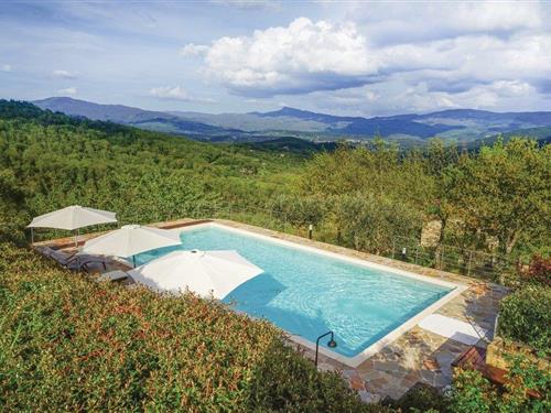 Sommerhus - 9 personer -  - Loc.Sambrona - 52014 - Poppi