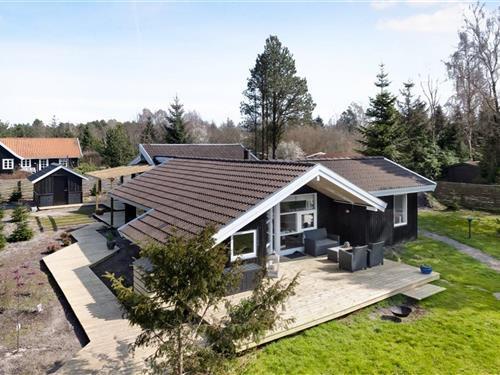 Sommerhus - 8 personer -  - Sølvpilevej - Marielyst - 4873 - Væggerløse