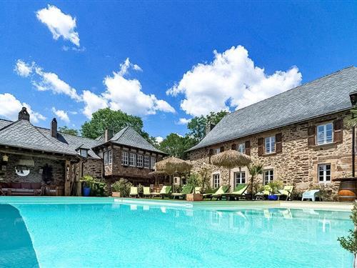 Holiday home - 28 persons -  - Lieu Dit Longcol - 12270 - La Fouillade