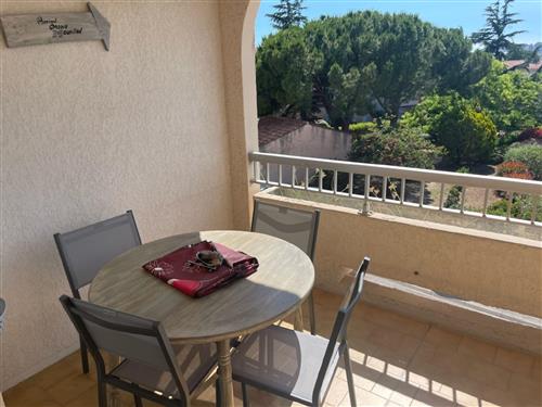 Holiday Home/Apartment - 4 persons -  - Six Fours - 83140