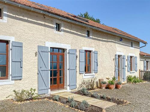 Holiday home - 8 persons -  - chemin de Reouly - 65140 - Monfaucon