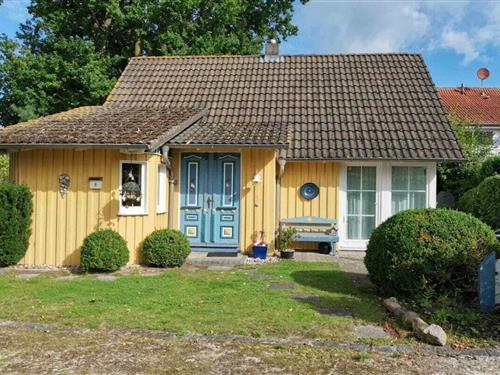 Holiday Home/Apartment - 4 persons -  - 18374 - Zingst