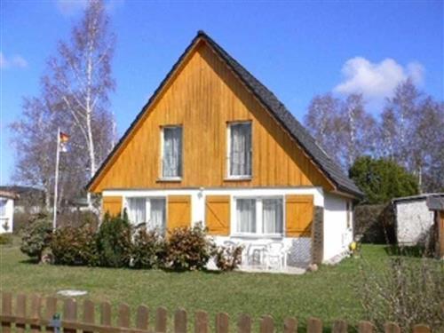 Holiday Home/Apartment - 5 persons -  - Birkenhainring - 17449 - Trassenheide