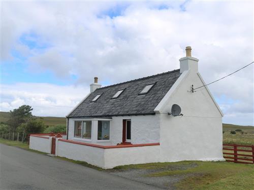 Holiday home - 2 persons -  - North Skye - IV51 9HZ