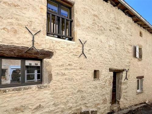 Holiday home - 4 persons -  - rue du Treuil - 16700 - Nanteuil-En-Vallée