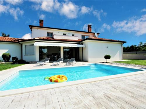 Holiday Home/Apartment - 6 persons -  - Lindarska - 52440 - Porec-Cervat Porat