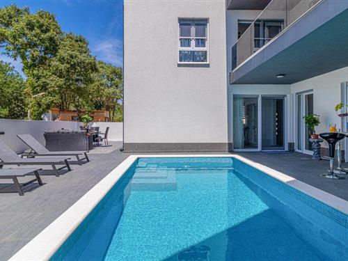 Holiday home - 8 persons -  - Saraje - 52204 - Liznjan