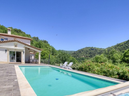 Holiday home - 6 persons -  - 83131 - Montferrat