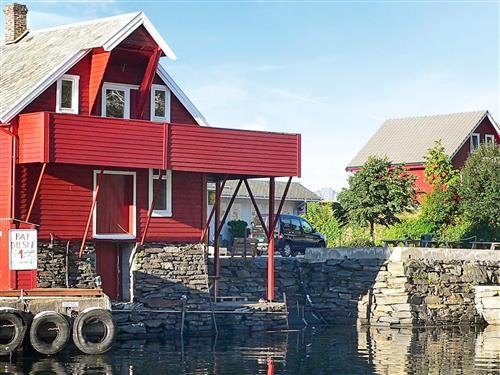  - 4 personer -  - Åfjordvegen - 6958 - Sørbøvåg