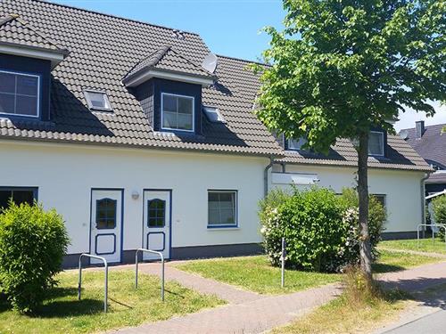 Holiday Home/Apartment - 4 persons -  - Neue Reihe - 18375 - Zingst