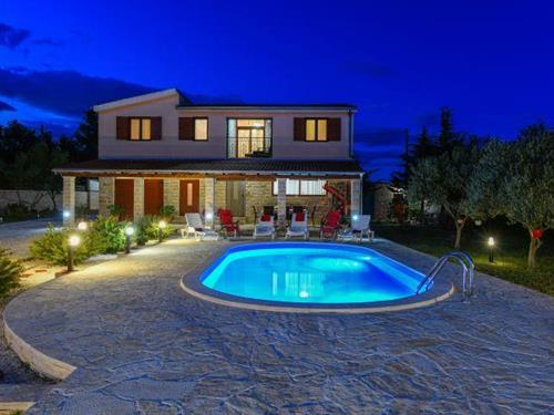 Holiday home - 6 persons -  - 23420 - Lisicic