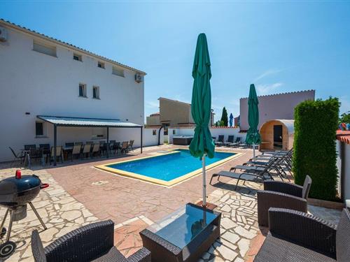 Holiday home - 22 persons -  - Valtursko Polje - Pula-Valtursko Polje - 52100 - Valtursko Polje