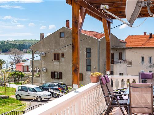 Holiday Home/Apartment - 6 persons -  - Ulica Marinka Vedrica - Zadar - Posedarje - 23242 - Posedarje