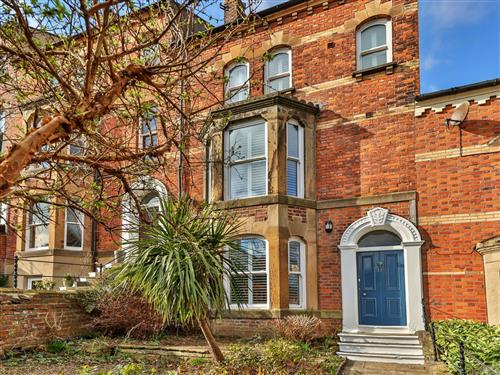 Holiday home - 10 persons -  - Whitby - YO21 1QQ