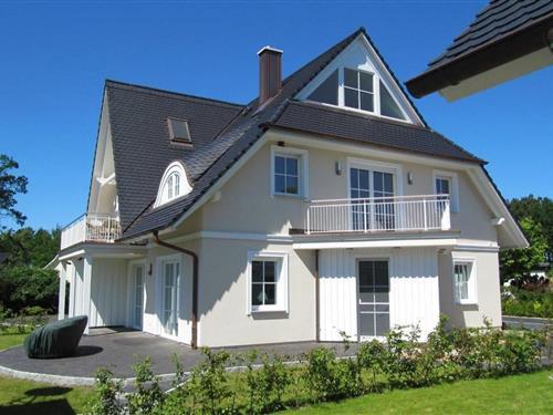 Holiday Home/Apartment - 4 persons -  - 18374 - Zingst