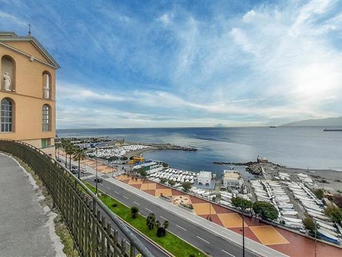 Ferieleilighet - 5 personer -  - Via Giovanni Amendola - 16145 - Genova