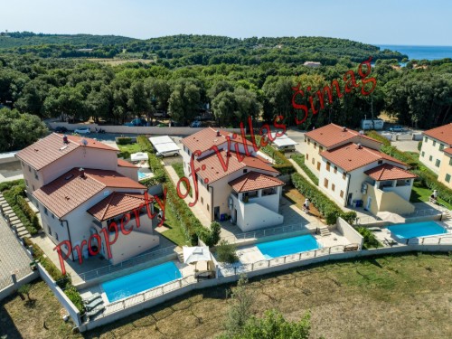 Holiday home - 10 persons -  - Kastanjez - 52100 - Banjole