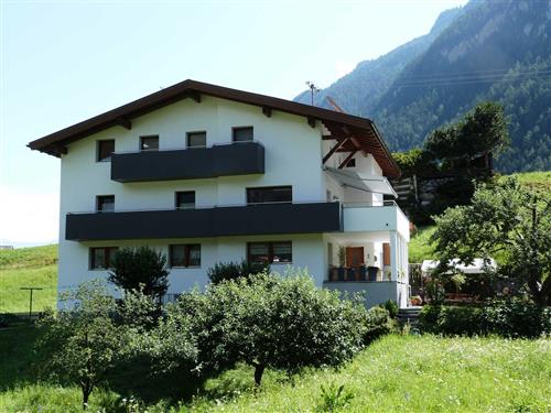 Holiday Home/Apartment - 4 persons -  - Dorf - 6542 - Pfunds