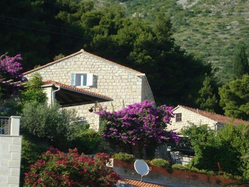 Holiday Home/Apartment - 4 persons -  - 20207 - Mlini