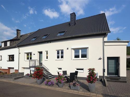 Holiday Home/Apartment - 3 persons -  - Schulstraße - 54487 - Wintrich