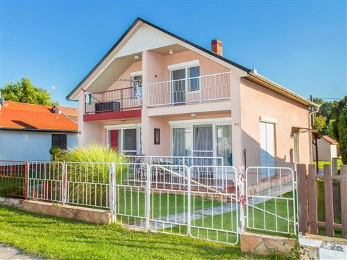 Holiday Home/Apartment - 5 persons -  - Balatonmariafurdo - 8647