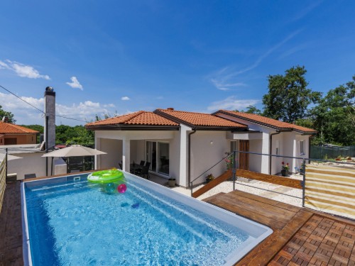 Holiday home - 6 persons -  - 52220 - Labin