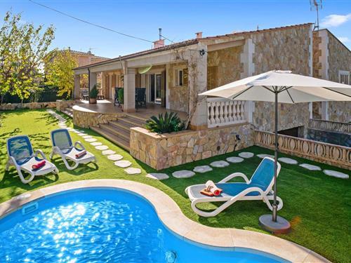 Holiday Home/Apartment - 6 persons -  - Carrer de s'Embat - Atipar, Sa Rapita - 07639 - Sa Rapita