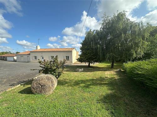 Holiday home - 10 persons -  - 49410 - Mauges Sur Loire