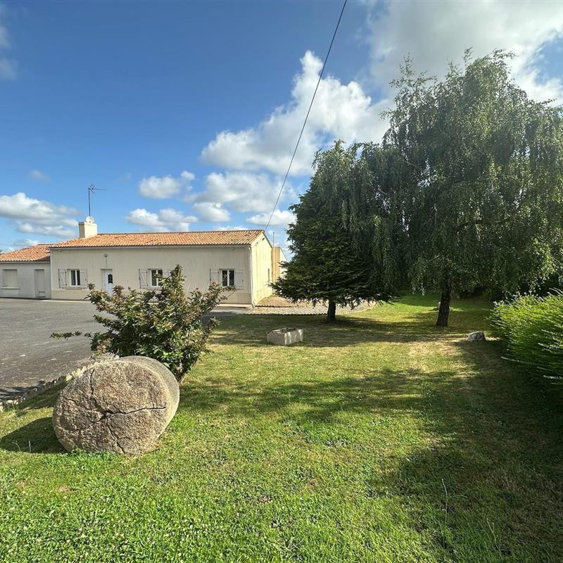 Sommerhus - 10 personer -  - 49410 - Mauges Sur Loire