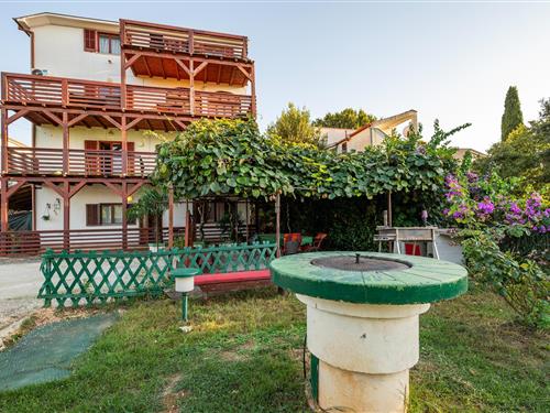 Holiday Home/Apartment - 4 persons -  - Dracice - Pula - Banjole - 52100 - Banjole