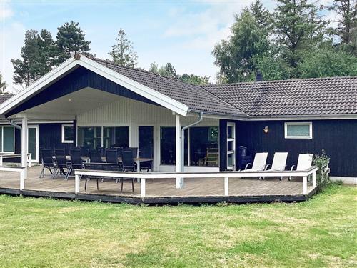 Holiday Home/Apartment - 12 persons -  - Regnfangvej - Marielyst - 4873 - Væggerløse