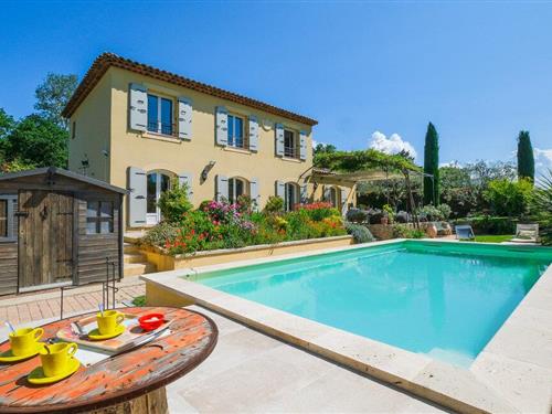 Holiday home - 8 persons -  - Imp des Cigales, Av Alpines - 13370 - Mallemort