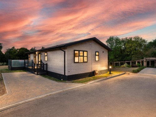 Chalet - 6 persons -  - CB23 2TT - Bourn