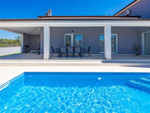 Holiday home - 8 persons -  - Pula - 52207