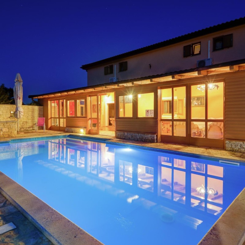 Sommerhus - 15 personer -  - 52215 - Barbariga-Betiga