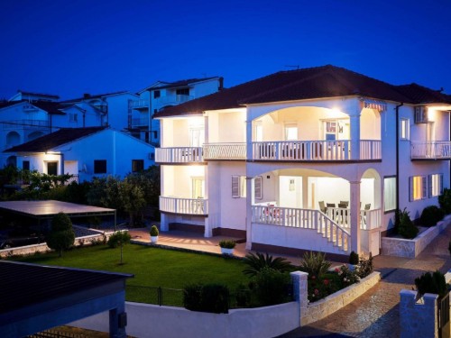 Holiday apartment - 5 persons -  - Put Lokvice - 21223 - Okrug Gornji