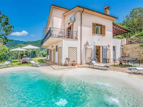 Holiday home - 8 persons -  - Via Fontegrotti - Poggio Catino - 02040 - Poggio Catino Ri