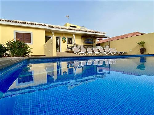 Holiday home - 20 persons -  - Carretera TF-652 Las Rosas - 38631 - Las Galletas