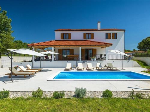 Holiday home - 8 persons -  - Dolinci - Pazin-Sveti Petar U Sumi - 52404 - Sveti Petar U Sumi