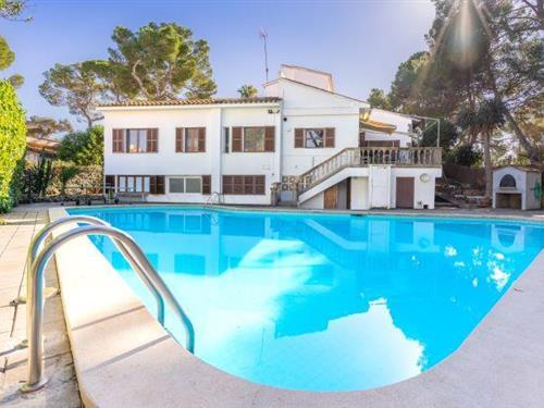 Holiday home - 12 persons -  - 07600 - Arenal