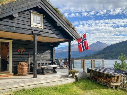 Holiday home - 6 persons -  - Todalsvegen - 6645 - Todalen