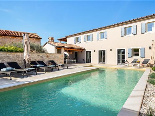 Feriehus - 8 personer -  - Ivetici - 52444 - Tinjan