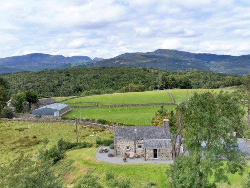 Holiday home - 4 persons -  - LL40 1TD - Dolgellau
