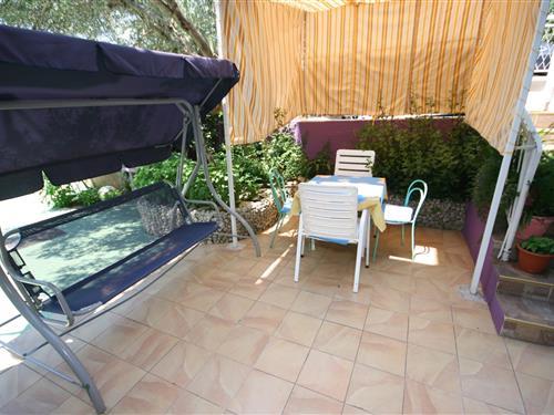 Holiday Home/Apartment - 2 persons -  - Makarska - 21300 - Makarska