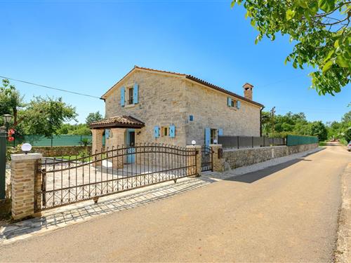 Villa - 5 persons -  - 52463 - Stuti