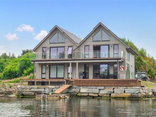 Holiday home - 10 persons -  - Strandavegen - 5430 - Bremnes