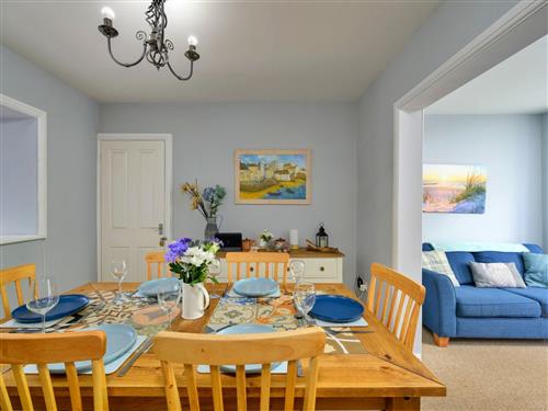 Holiday home - 6 persons -  - Pwllheli - LL54 5LW