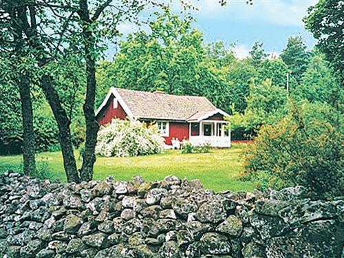 Holiday home - 4 persons -  - Barnebo - 384 91 - Blomstermåla
