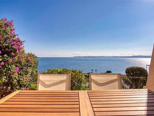 Holiday home - 7 persons -  - Chemin de la Vierge Noire - 83120 - Sainte Maxime